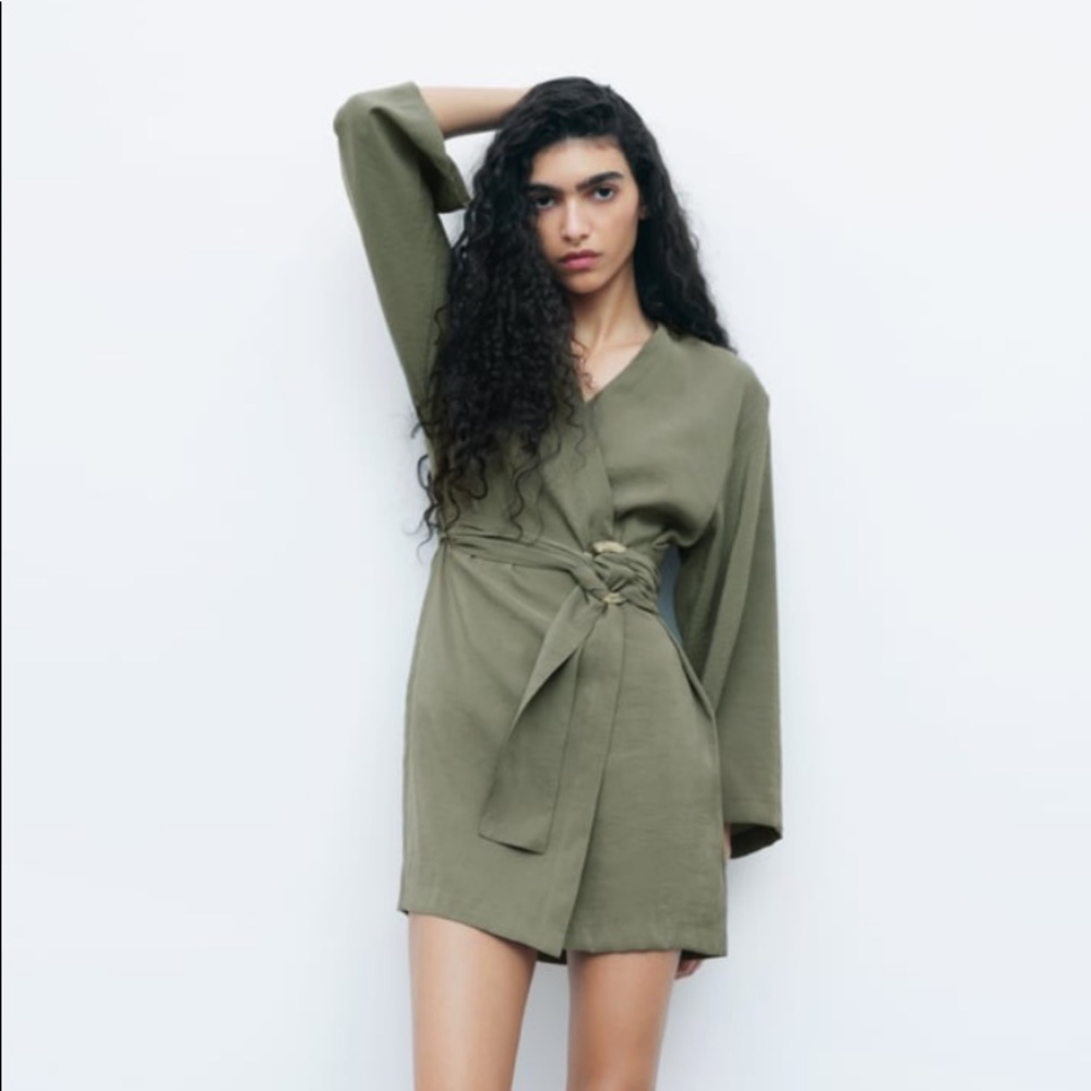 LAST CHANCE‼️Zara belted wrap dress small